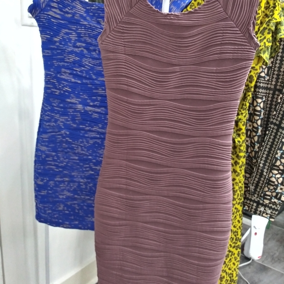 Mauve textured bodycon dress - Picture 5 of 5
